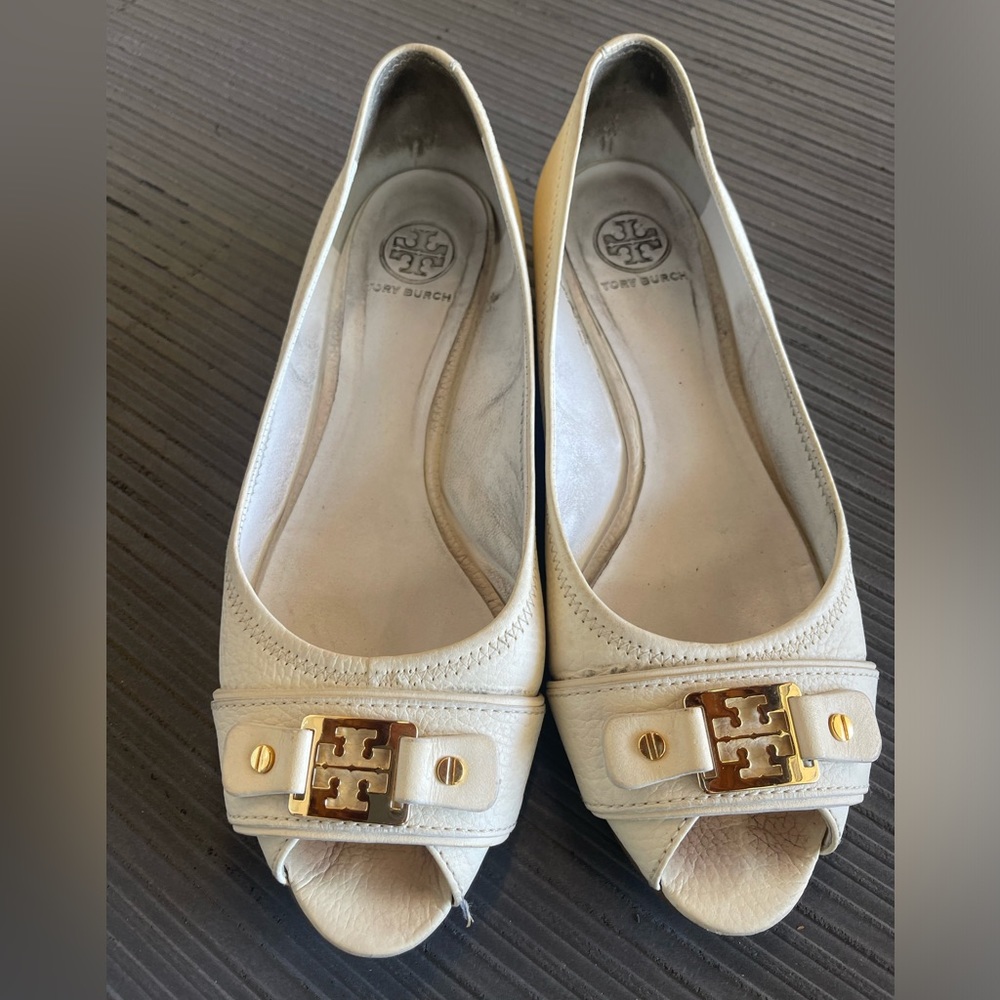 Tory burch wedges in white- used but in good condition Size 10
